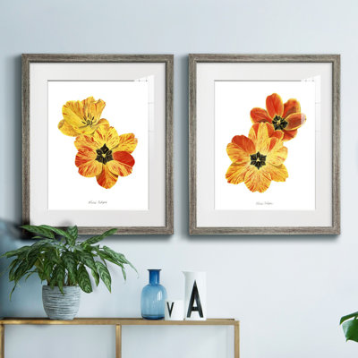 Olive's Tulips I - Ensemble de 2 reproductions d'art sur toile encadrées
