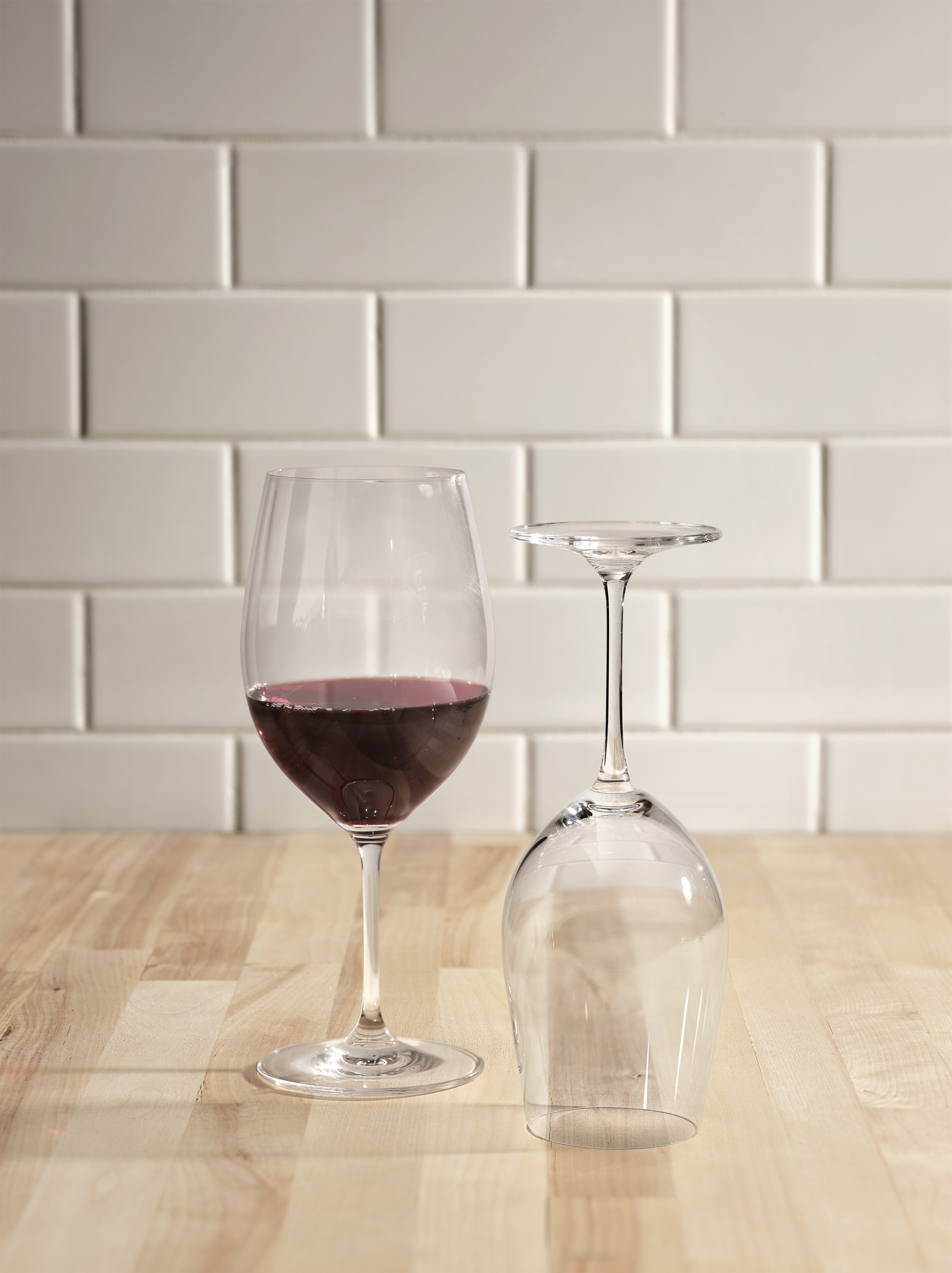 https://assets.wfcdn.com/im/29782432/compr-r85/2219/221903094/riedel-vinum-cabernet-sauvignonmerlot-wine-glass.jpg