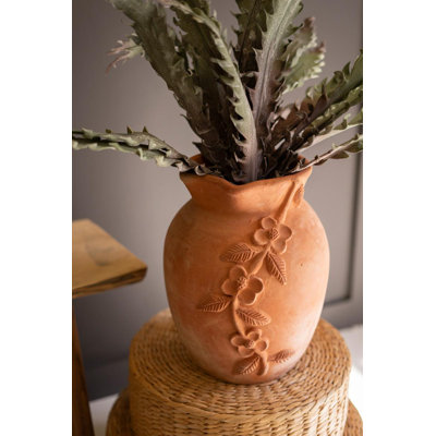 Urne de terre cuite fabriquée à la main Kalaou - motif décoratif de 13,5 po de hauteur