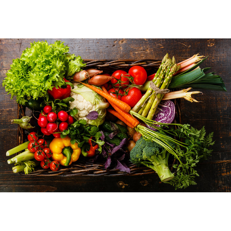 Légumes frais dans un panier, H 24 po x l 36 po