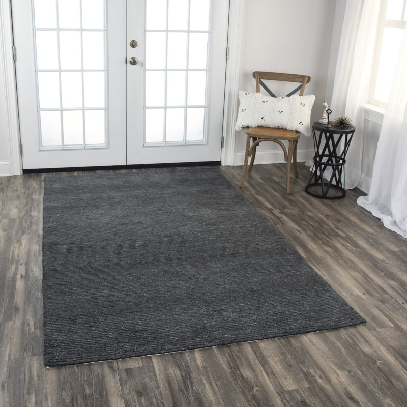 Tapis intérieur / extérieur gris anthracite touffeté à la main Merlo, Rectangle 7 pi 6 po x 9 pi 6 po