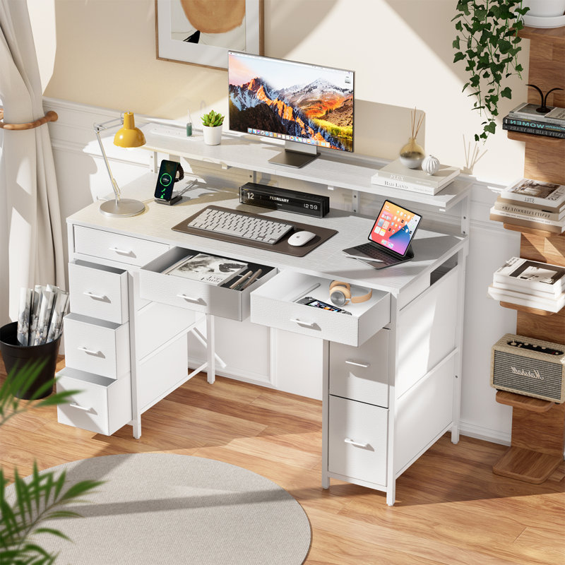 Bureau d'ordinateur 47 pouces avec 8 tiroirs de rangement, bureau de jeu avec lumières DEL et prises de courant USB, table de bureau à domicile avec support pour moniteur, table de travail d'écriture pour chambre à coucher, blanc