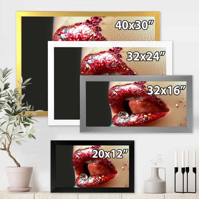 Artistic Woman Lips Make-up - Photographie sur toile, H 12 po x l 20 po x p 1 po, Cadre doré