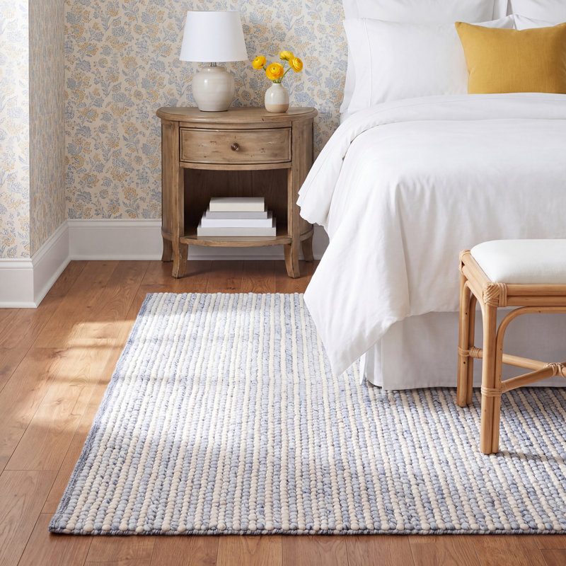 Cleodora Dots Handmade Area Rug in Ivory/Blue, Rectangle 6' x 9'