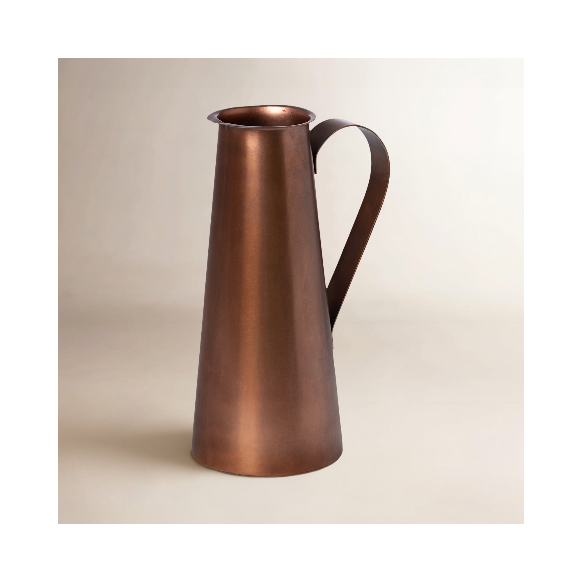 Calvi Pitcher