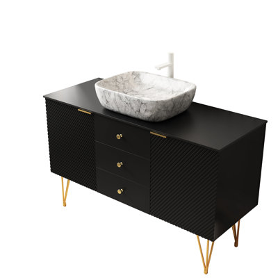 Armoire de salle de bain autoportante noire de 48 pouces avec lavabo, pieds de couleur dorée, 3 tiroirs de rangement, 2 portes ouvertes, comptoir en pierre frittée en céramique à motif de marbre blanc, pieds de meuble-lavabo élégants de 48 po