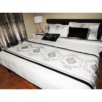 Grijalva Cotton Floral Duvet Cover
