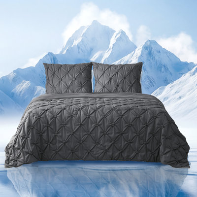 Elegant Pintuck Cooling Comforter–Lightweight & Breathable