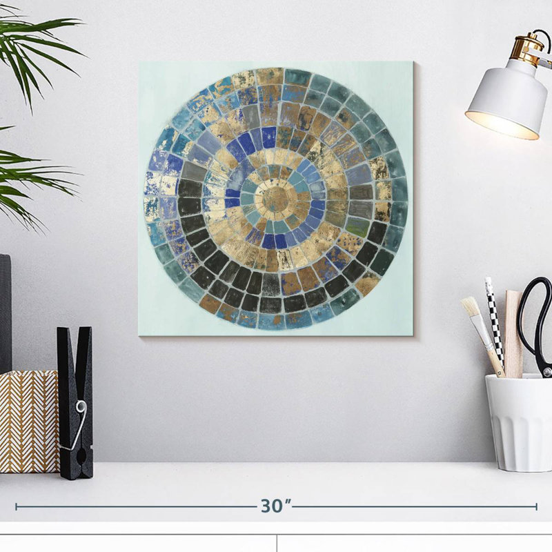 Avery Ionic, 16" H x 16" W