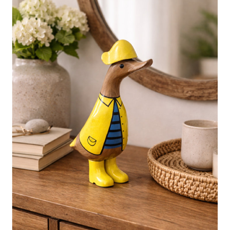 Figurine en bois de teck et de bambou faite à la main