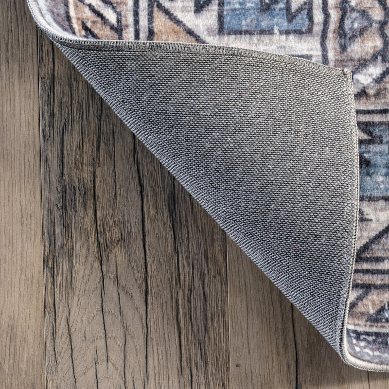 Monika Distressed Aztec Medallion Area Rug, Rectangle 4' x 6'