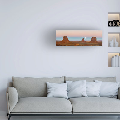 Art mural sur toile tendue - «Super Moon in Monument Valley» de Jon Evan pour décoration de salon, de chambre à coucher ou de bureau - 6 x 19