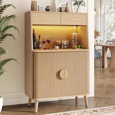 Buffet de 47,2 po de largeur avec éclairage DEL intelligent - Bar à café moderne avec portes coulissantes en grille et 2 tiroirs - Tablette réglable - Chêne