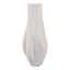 Vase sculpté en porcelaine avec silhouette courbée organique et détails texturés complexes pour un accent artistique et une décoration contemporaine dans des décors modernes-472858096