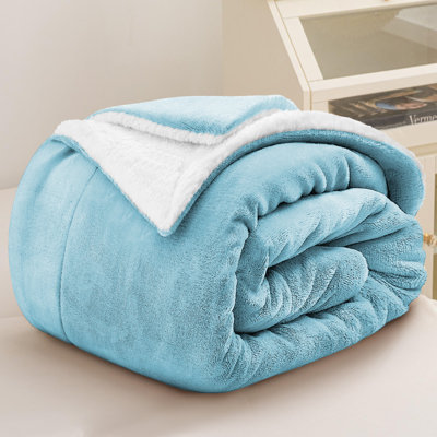 Reversible Sherpa Fleece Blanket – Soft Thick Faux Fur Throw