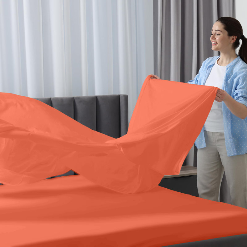 Royale Linens | Draps plats en microfibre brossée ultra doux seulement | Infroissable et résistant aux taches | Drap de qualité supérieure pour lit Hotel