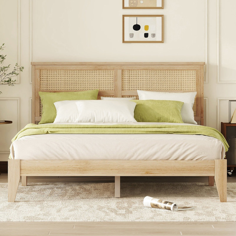 Grand lit en bois avec tête de lit attrayante et assemblage facile en chêne blanc de qualité élégante