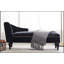 Luxueuse chaise longue en velours avec capitonnage à boutons et garniture cloutée, parfaite pour les sièges élégants et confortables