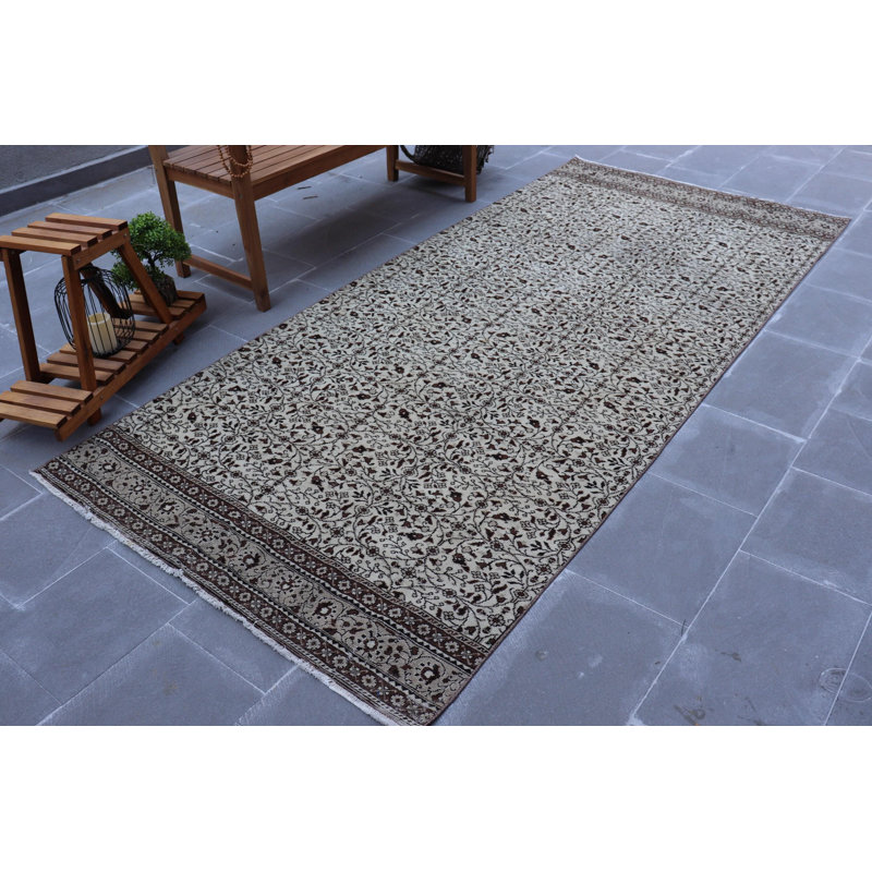 Tapis turc rétro fait à la main dans des tons de terre riches pour une décoration intérieure élégante