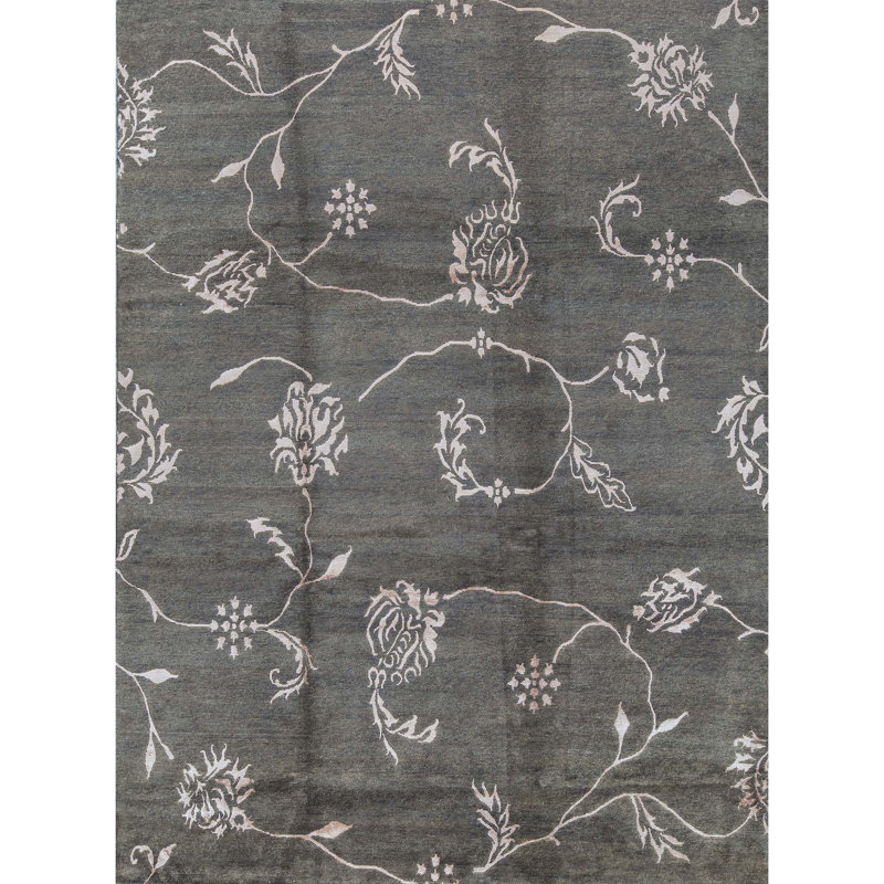 Floral Area Rug in Green/Beige