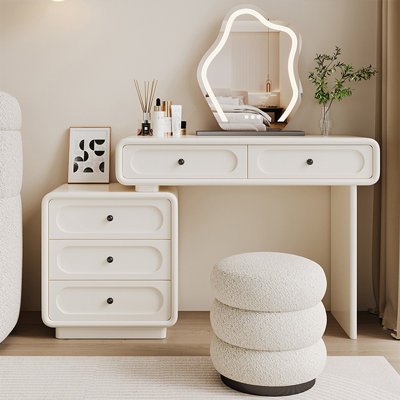 Bureau de coiffeuse moderne en bois massif avec miroir lumineux, une chaise et des tiroirs