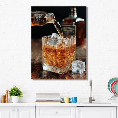 «Glass Of Whiskey», impression sur toile jaune