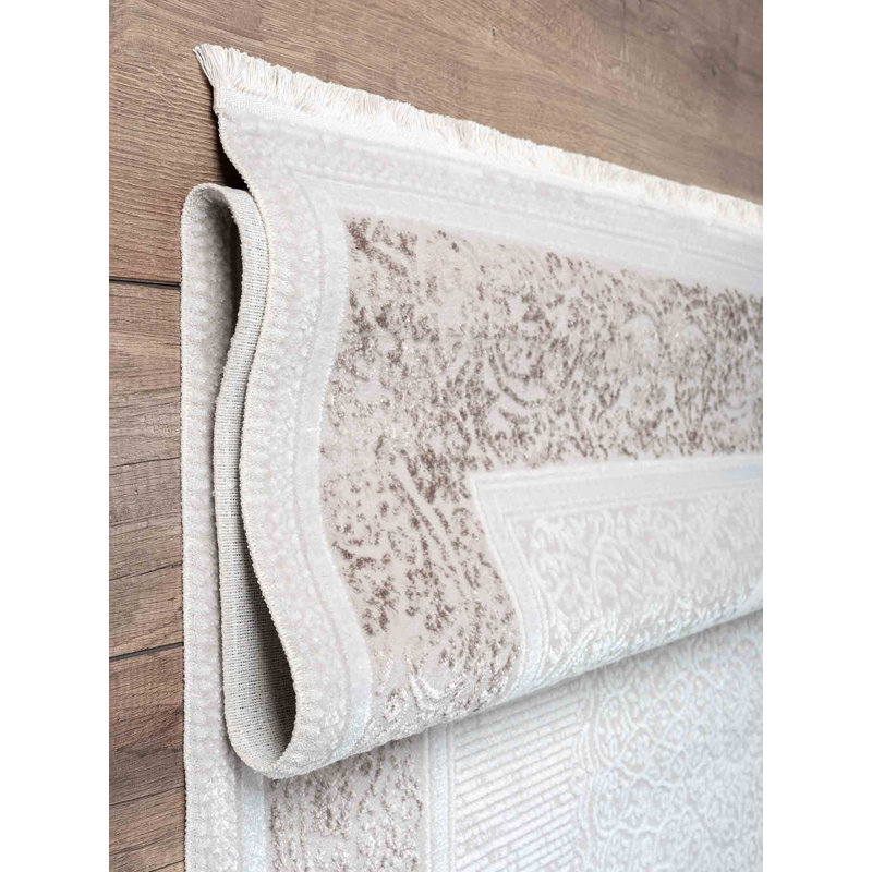 Kelesia Oriental Machine Made Indoor / Outdoor Area Rug, Rectangle 5'3" x 7'7"