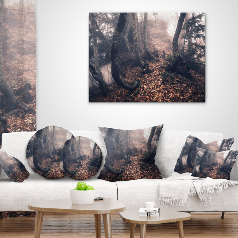 Coussin Schafer Landscape Autumn Foggy Forest, 16 po x 1 po, Coussin décoratif