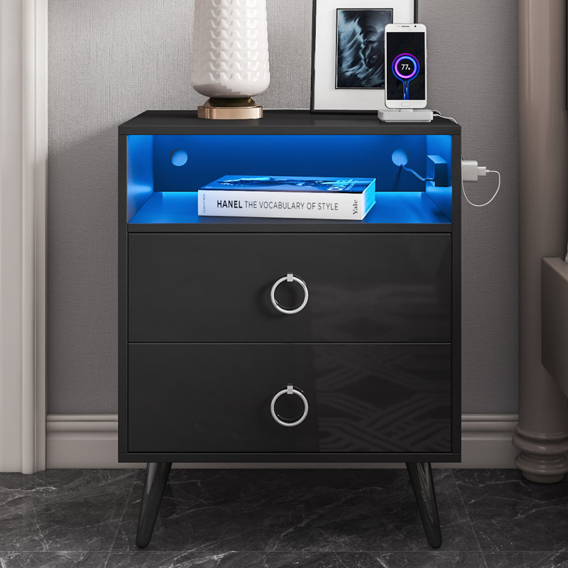 Table de chevet en bois manufacturé avec station de charge et lumière DEL RVB multicolore, Noir