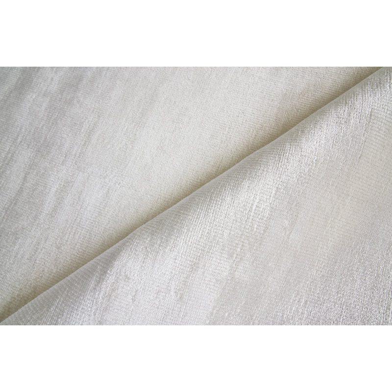 Plain Dove Area Rug in White, Rectangle 4' x 6'