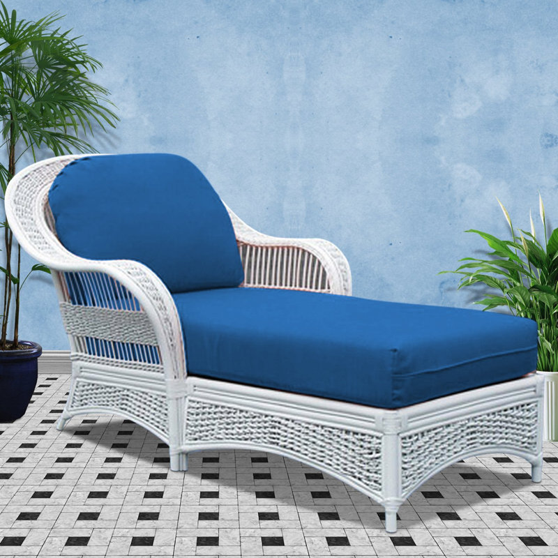 Chaise longue à accoudoirs évasés, Corail