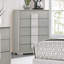 Commode à tiroirs en queue d'aronde de style contemporain 1pc deux tons centre glissières en métal panneaux de bois blanc délavé et finition de pierre gris