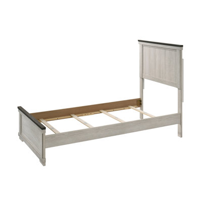 Lit simple rustique en blanc et brun antique, mobilier de chambre de qualité artisanale