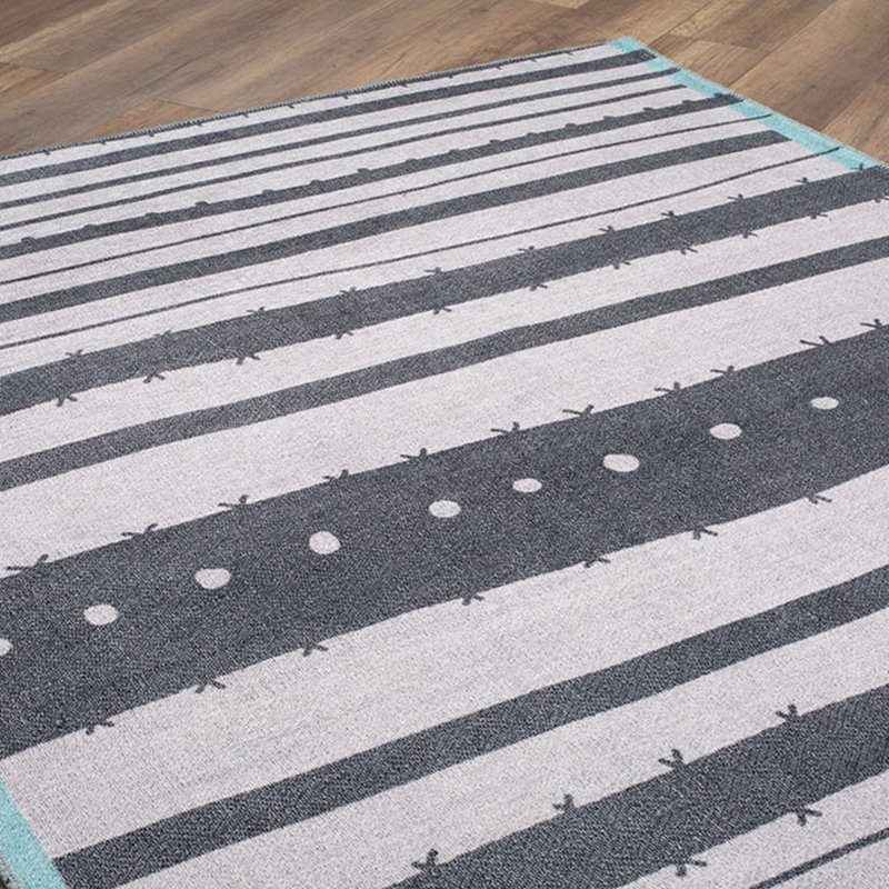 Tapis 100% polyester de qualité supérieure, 6,9 x 10,2 pi | 1850 g / m², hauteur de poils de 0,2 po | Polyester recyclé dessous | Lavable à la machine à 30 ° C | Conception douce, durable et écologique pour les espaces de vie modernes