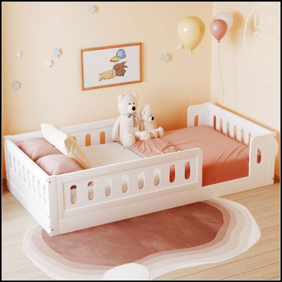 Sturdy Wood Platform Bed with Secure Guardrail for Enhanced Safety and Comfort, Perfect for a Restful Night's Sleep.