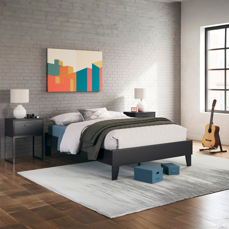 Gwendylon Platform Bed, White, Full