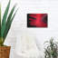 Gerbera rouge avec gouttes d'eau 03 par Tom Quartermaine-911221897