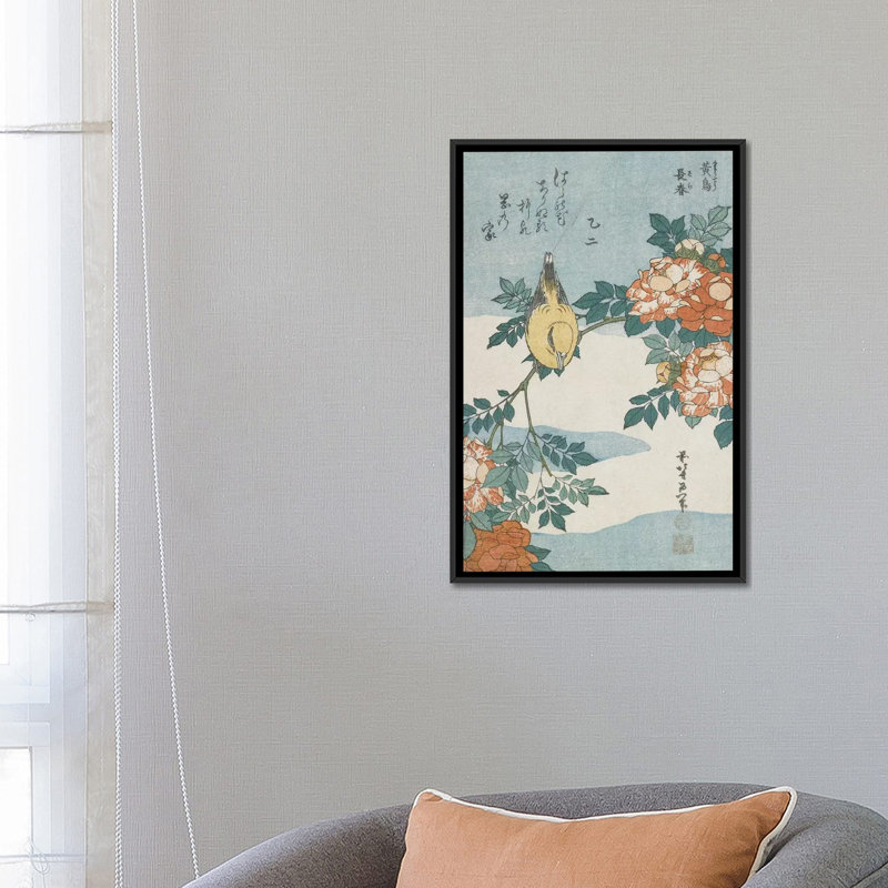 «Black-Naped Oriole and China Rose, c.1833» par Katsushika Hokusai, reproduction d'art sur toile, Toile avec cadre noir