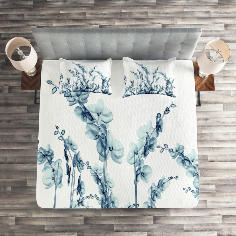 Farmhouse / Country Floral Coverlet, Queen Bedspread + 2 Shams