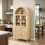 Armoire en dôme, faite de matériaux de haute qualité et de fabrication ancienne, avec un grand espace de rangement