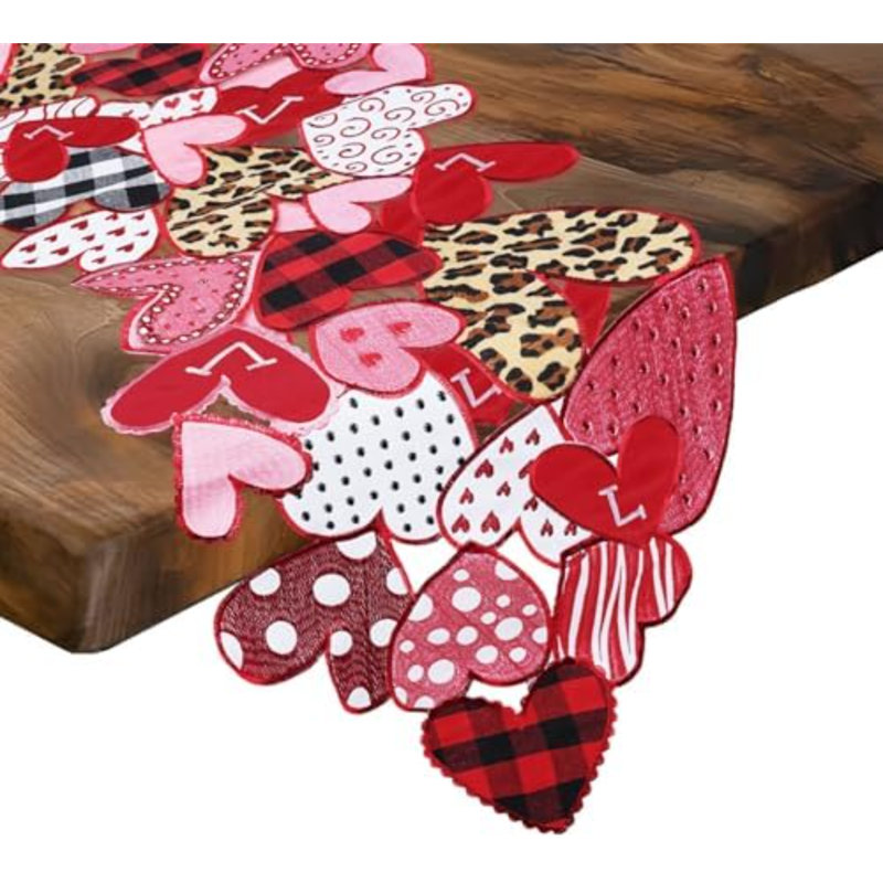 Chemin de table de la Saint-Valentin, long de 91 cm, brodé de cœurs