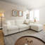 Comfy Cloud Couch: canapé modulaire en forme de L de 120,3 po avec rangement, plateau rotatif à 360 degrés, porte-gobelets et hublots 5 places, siège moelleux, style moderne, compartiments d'accoudoirs en lin beige, grande douceur,-1070258150