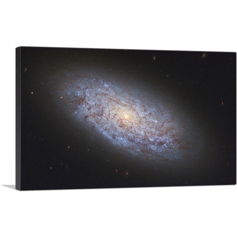 NASA Hubble Telescope Dwarf Spiral Galaxy - reproduction de photo sur toile tendue, H 26 po x l 40 po x P 0,75 po