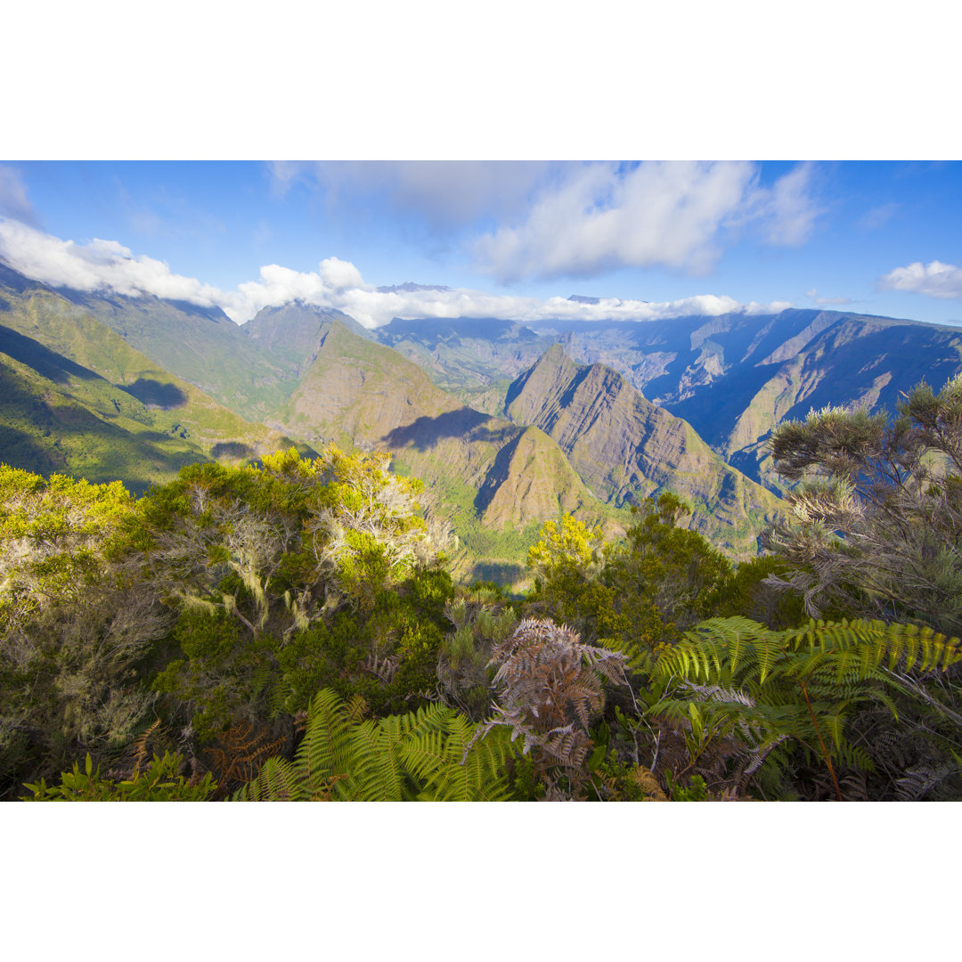 Mafate Cirque auf der Insel La Réunion von Imv - Leinwandbild