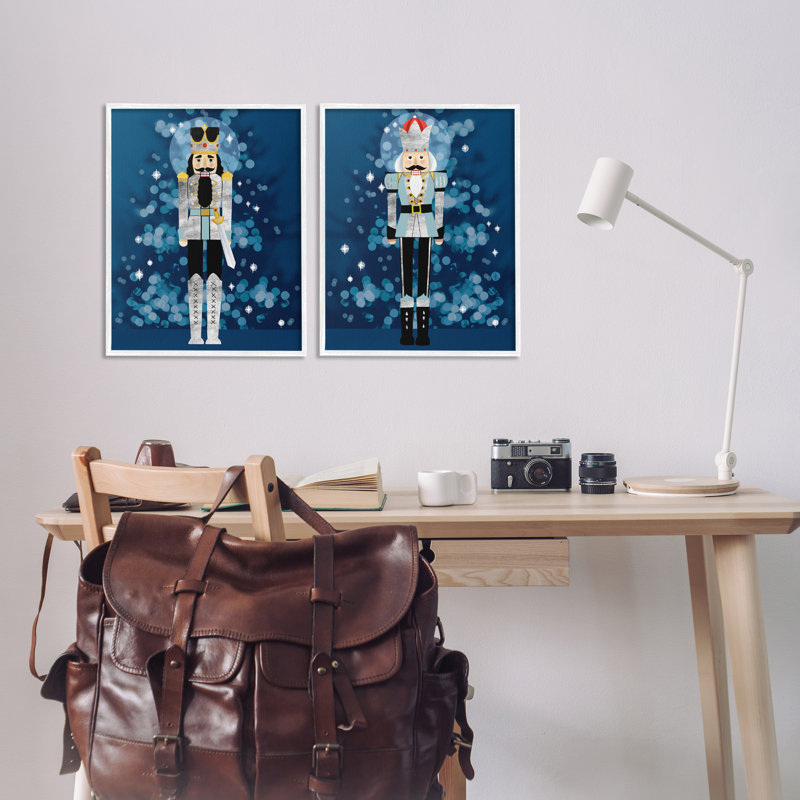 Casse-noisette bleue, ensemble de 2 giclées d'art encadrées par Grace Popp, Giclée encadrée blanc bord de mer