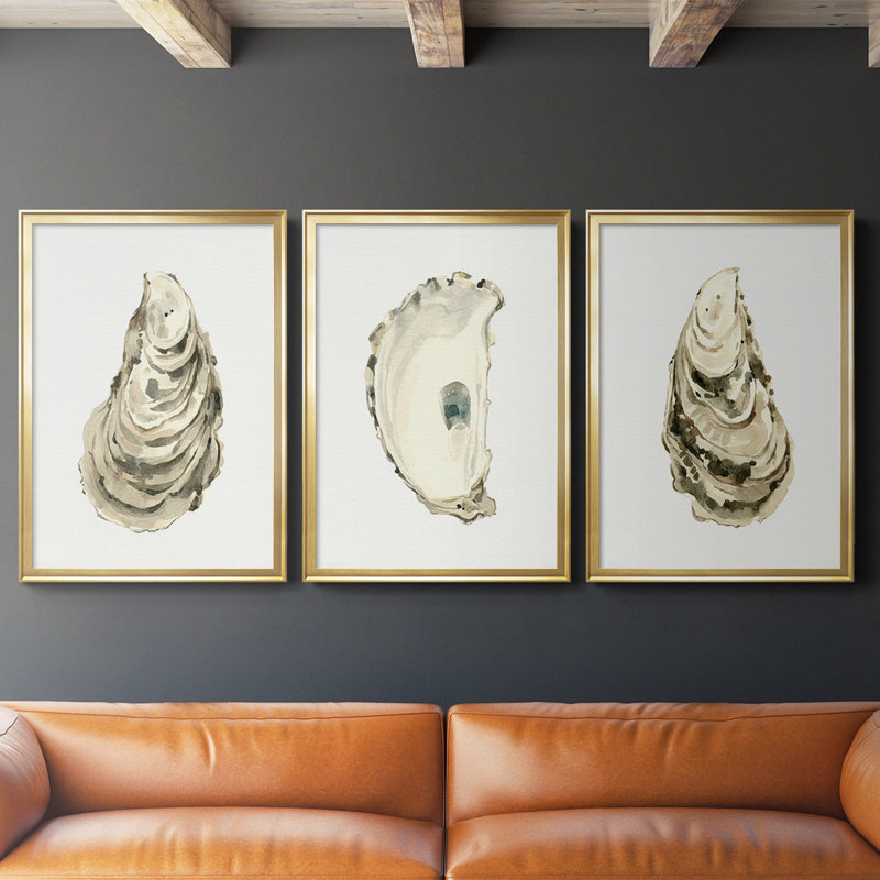 «Neutral Oyster Study I», toile encadrée de qualité supérieure - prête à être accrochée, Cadre doré