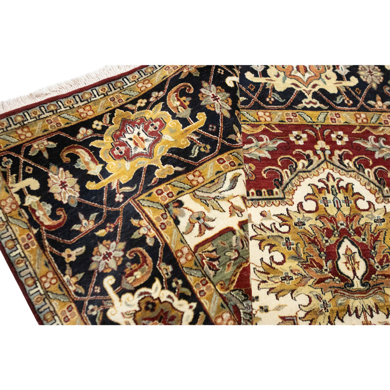 High-Quality Hand-Knotted Cream And Black Area Rug