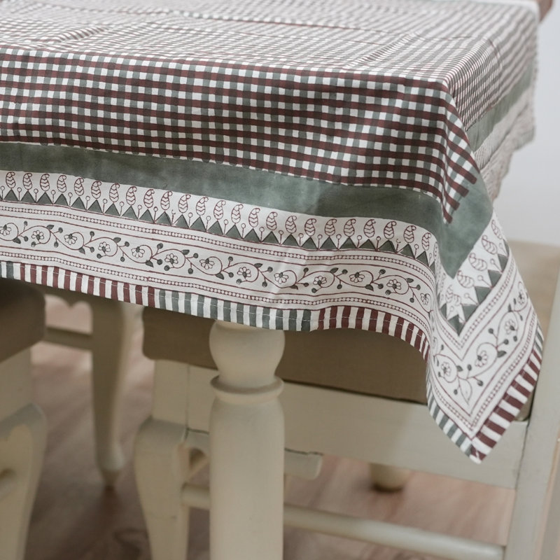 Housse de table fabriquée à la main - damier avec accents floraux, amayra, brun foncé, L 70 po x L 108 po
