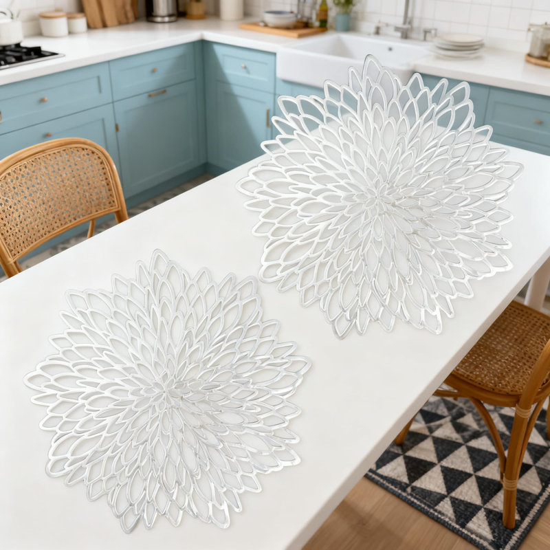 Napperons argentés en vinyle métallique avec motif de feuille scintillante, paquet de 18 assiettes rondes pour la décoration des Fêtes et la protection de la table