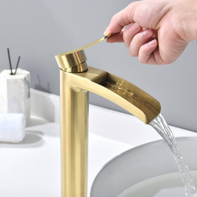 Single-Hole Single-handle Bathroom Faucet with Drain Assembly, Brushed Gold